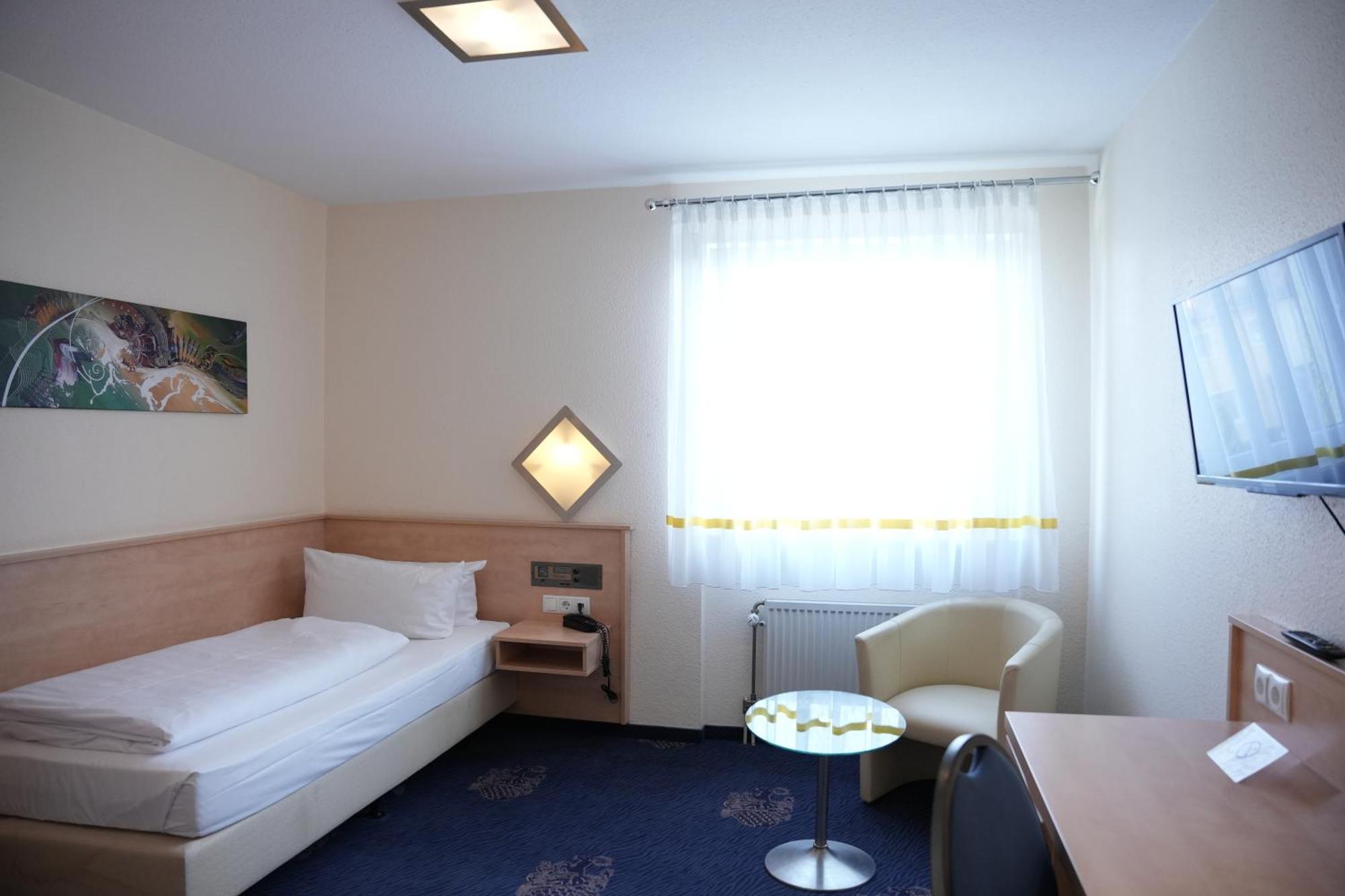 Weber Hotel Μάνχαιμ Εξωτερικό φωτογραφία